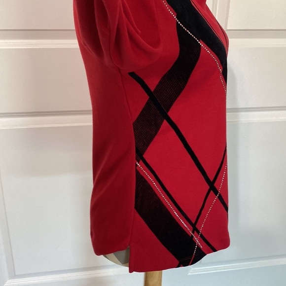 Karen Scott PM Red Holiday Top - Picture 6 of 9